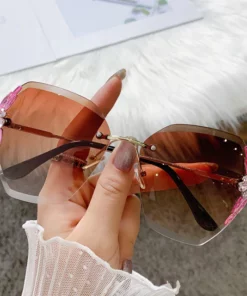 2022 Woman Rimless Diamond Sunglasses