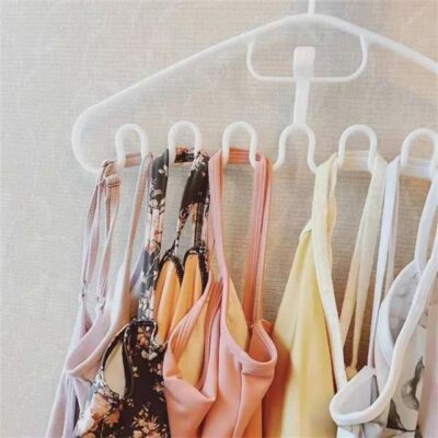 Wave Pattern Stackable Hanger